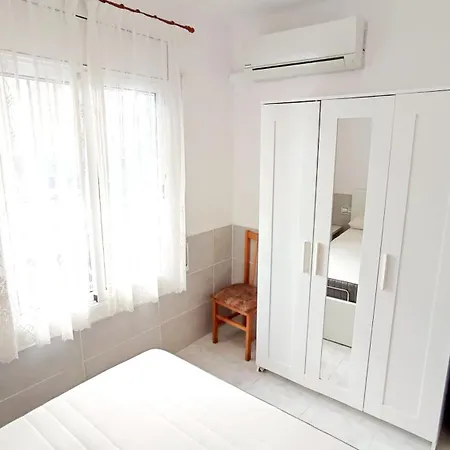 6162 Apartament In *