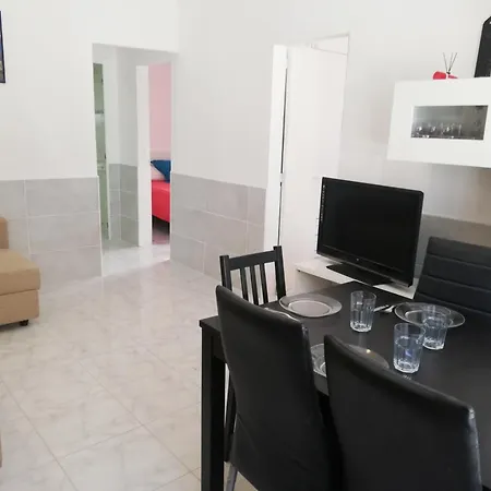 6162 Apartament In 兰卡